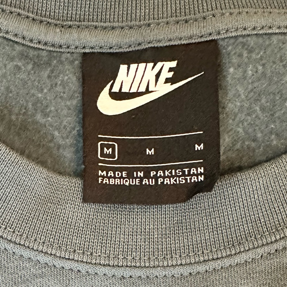 Nike Crew Neck - Picture 2 of 3